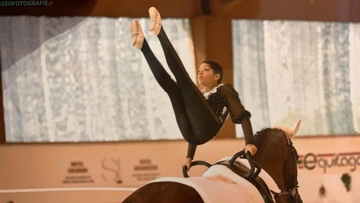 Acrobazie a cavallo con il volteggio, l’arte equestre più sconosciuta