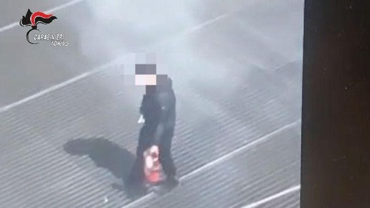Da vandalo a rapinatore: arrestato a 14 anni