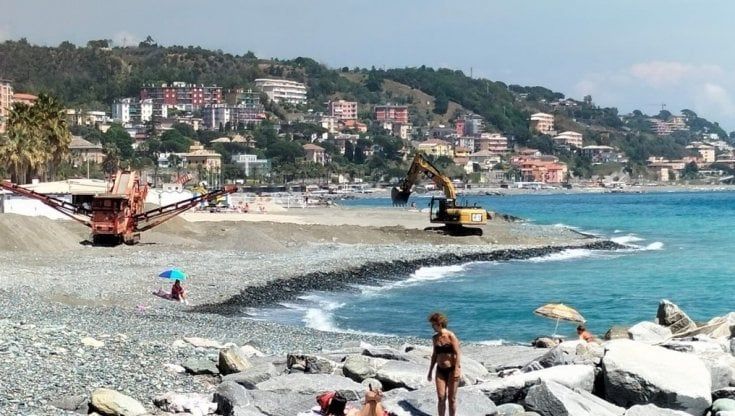 Liguria, il mare avanza inesorabile ma i ripascimenti sono scoordinati