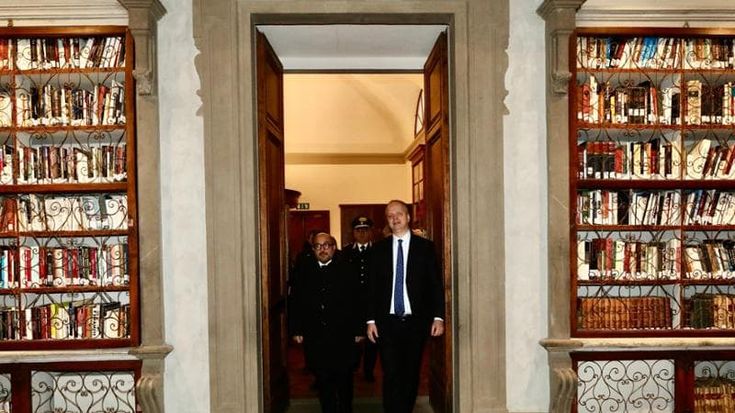Firenze, il direttore degli Uffizi Schmidt per ora non dice no all’idea del centrodestra di candidarsi a sindaco