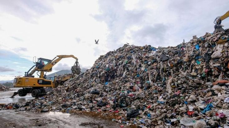 Guerra e caro gasolio: stop ai rifiuti all’estero, in crisi 200 comuni