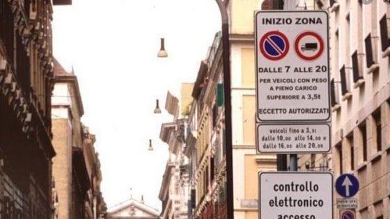 Centro storico, la Ztl si richiude il 30 agosto, allarme dei negozi: "È la mazzata finale"