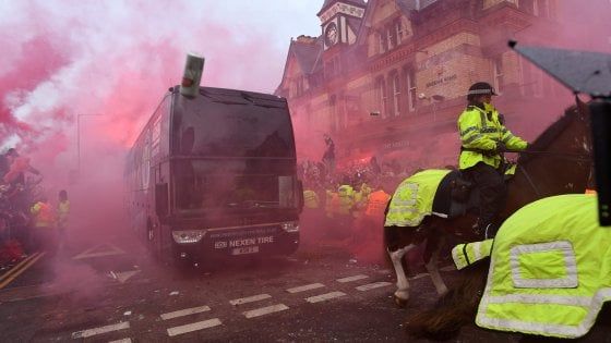 Roma, incidenti Liverpool: multa e divieto di trasferte per due gare. Mercato: Cristante vicinissimo