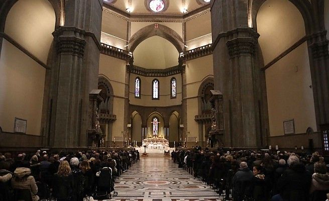 <strong>La Sacra Rota annulla le nozze<br />e lo Stato si adegua<br /></strong>