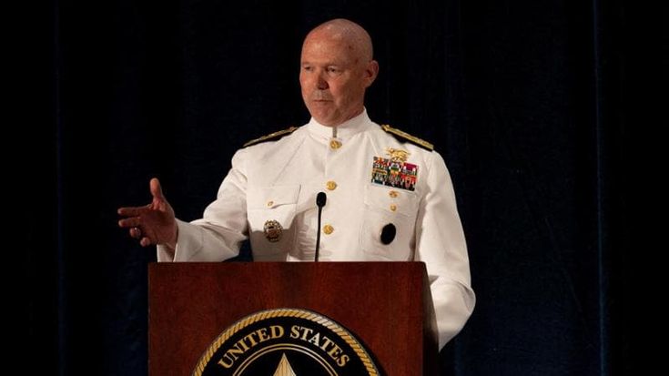 Bradley, il discusso ammiraglio Usa addestrato in Italia che ha ordinato gli attacchi al Venezuela