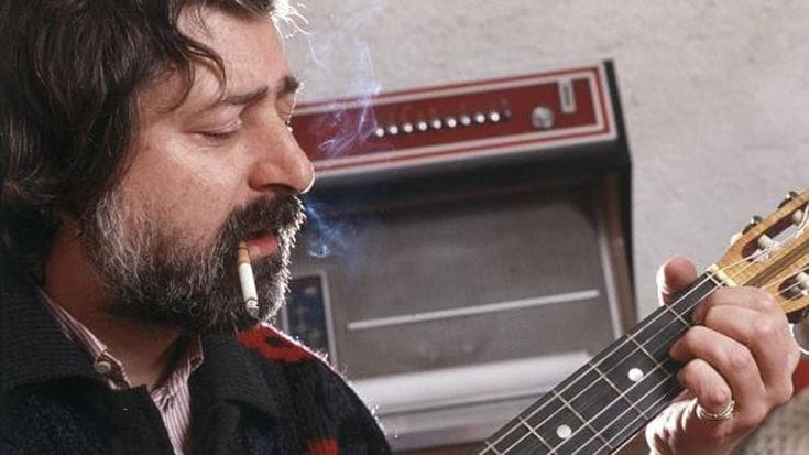 Morto Francesco Guccini, Mattarella: “Scompare un poeta, le sue canzoni hanno segnato questi anni”