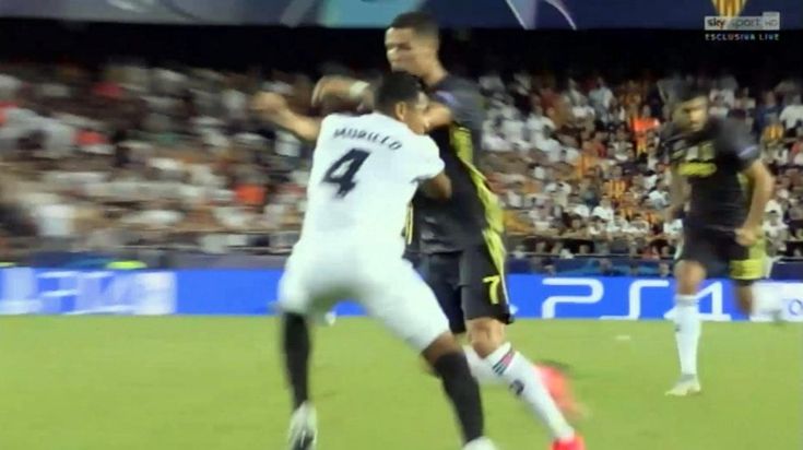 Champions, Juventus: Ronaldo espulso a Valencia esce in lacrime