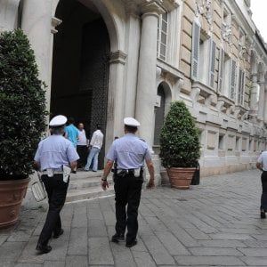 Tassa sui rifiuti gonfiata, M5S all'attacco del Comune, ma l'assessore nega: "A Genova tutto in regola"