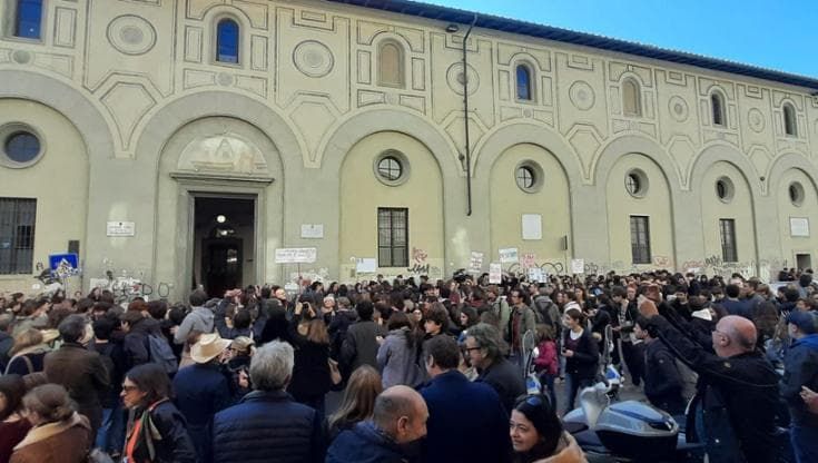 Michelangiolo di nuovo in piazza: “Non siamo numeri, siamo futuro”