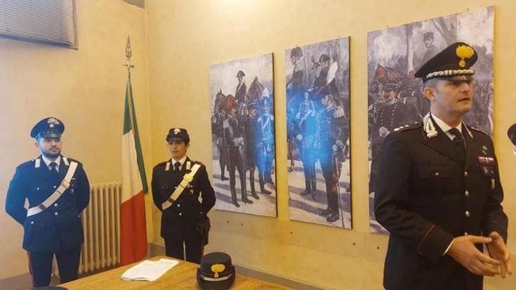 Presentato a Firenze il nuovo calendario storico dell'Arma dedicato al tema “I carabinieri e la comunità”