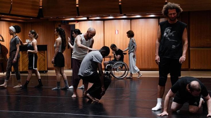 "Niente da nascondere”, la magia della danza sulle diversità dei corpi. Messaggio contro le barriere