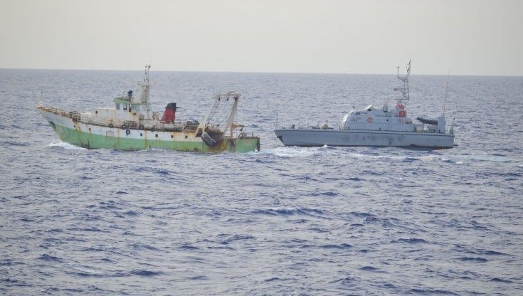 Peschereccio mitragliato, denuncia contro la guardia costiera libica: "Tentato omicidio aggravato"