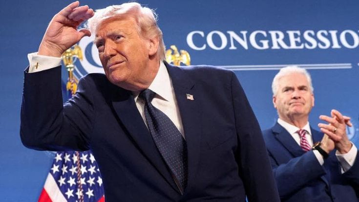 Walzer: “Trump è nei guai in Iran e vuole la exit strategy, la crisi energetica spaventa anche lui”