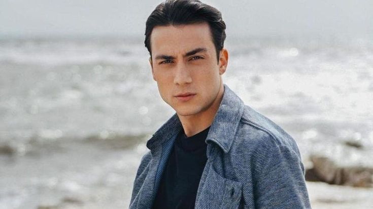 Matteo Paolillo: “Voglio ricordare agli uomini quanto è bello essere gentili”