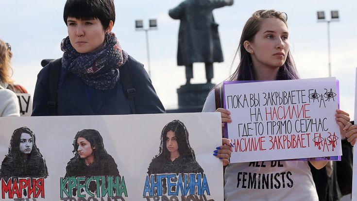 La Russia protesta contro il processo alle tre sorelle