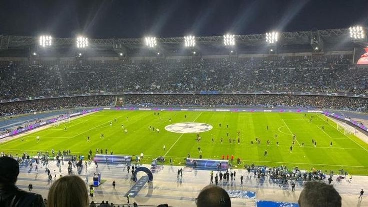 Napoli, assalto al Real