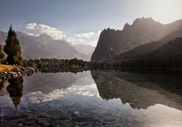 In tenda tra le vette del Tagikistan: il panorama &egrave; mozzafiato