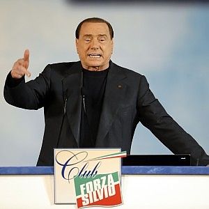 Berlusconi: "Governo di scopo per legge elettorale". Il Cavaliere per un voto congiunto politiche-europee