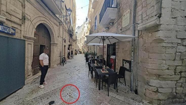 Sparatoria a Bari vecchia, si cerca tra telecamere e testimoni: la vittima ha dato la sua versione