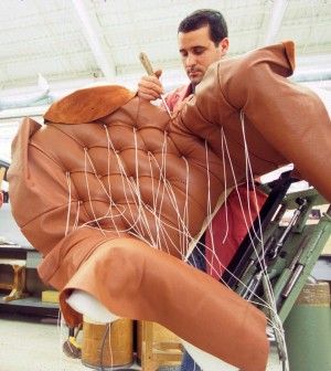 Pi&ugrave; lavoro, fatturato e produttivit&agrave;: se il made in Italy emigra, ci guadagna