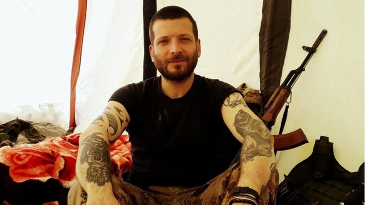 La morte dell’italiano anti-Isis colpito alle spalle da una buca