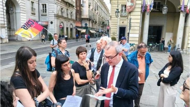 In sciopero chi aiuta i senzatetto: “Stipendi troppo bassi, anche noi rischiamo di finire in strada”