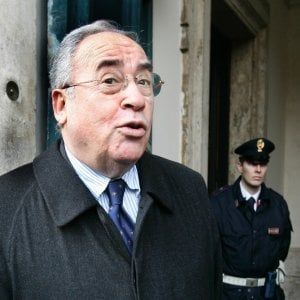 Sanitopoli, Del Turco assolto da reato associativo