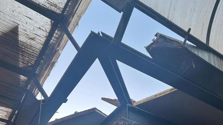 Sorpresi a rubare pezzi della tettoia della Manifattura Tabacchi: due arresti a Bari