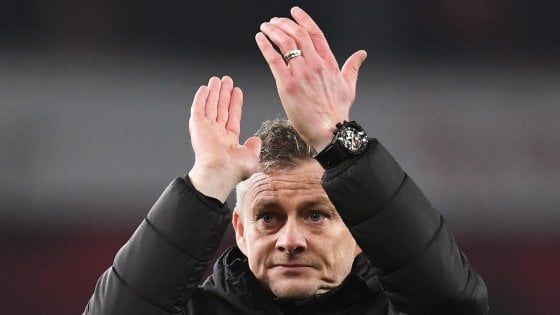 Manchester United, Solskjaer blinda Young: "Abbiamo bisogno di lui"