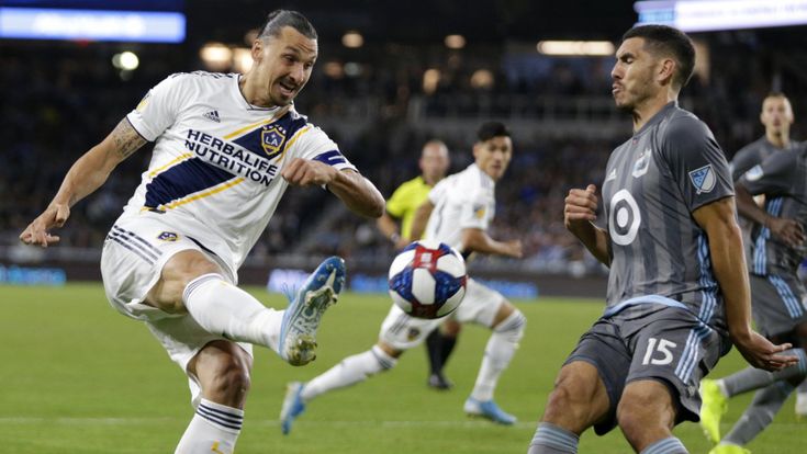 Ibrahimovic apre il mercato: Giroud, Emerson, Kean, un inverno per trattare
