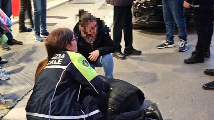 Bari, monopattino in controsenso investe un’anziana e scappa: caccia al pirata