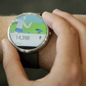 Un italiano su 10 possiede smartwatch o smartband, siamo i primi nell'Ue