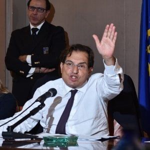 Scandalo dializzati, Crocetta: "Diaverum verso revoca accreditamento"