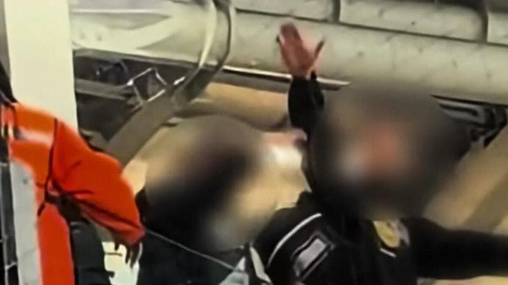 Mimarono l’aereo di Superga nel derby, la Juventus mette al bando quattro tifosi