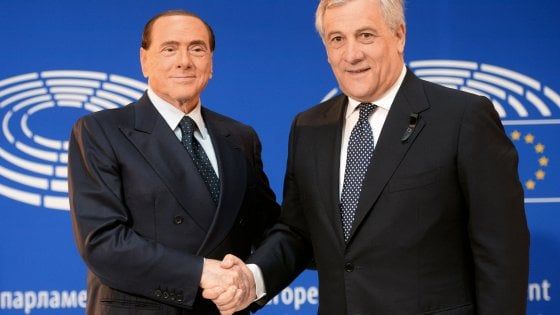 Berlusconi punta tutto su Tajani.  Ma Salvini insiste: "Io pronto a fare il premier"