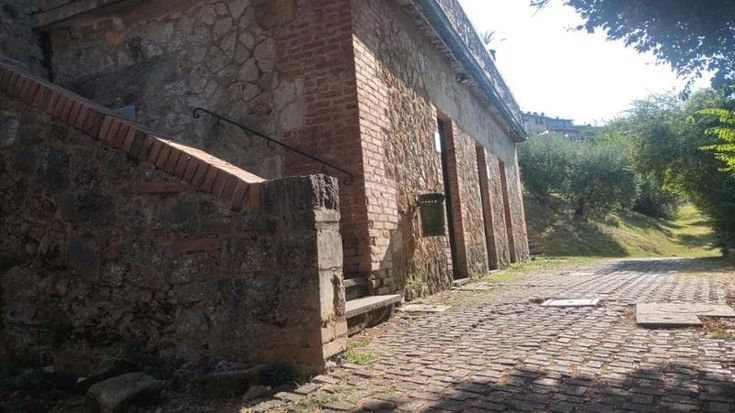 A Colle Val d’Elsa bagni pubblici da rifare, ma le barriere architettoniche restano