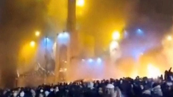 Iran, spari sulla folla. Il procuratore: “Rischio di pena di morte per tutti i manifestanti”
