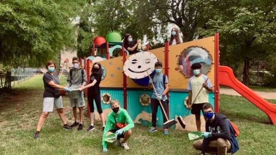 L'estate post-Covid dei ragazzi di Gorle: pulizia nelle aree gioco e lavori in biblioteca per rendersi utili