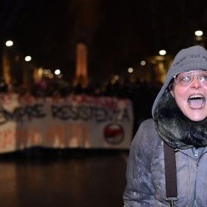 Torino, i Giuristi democratici: non va licenziata la maestra che ha insultato i poliziotti