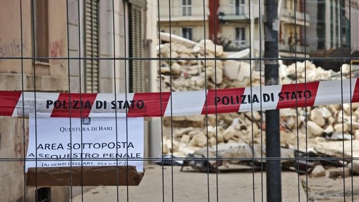 Ipotesi amianto disperso nel crollo della palazzina a Bari: rilievi in corso. “Usate le mascherine”