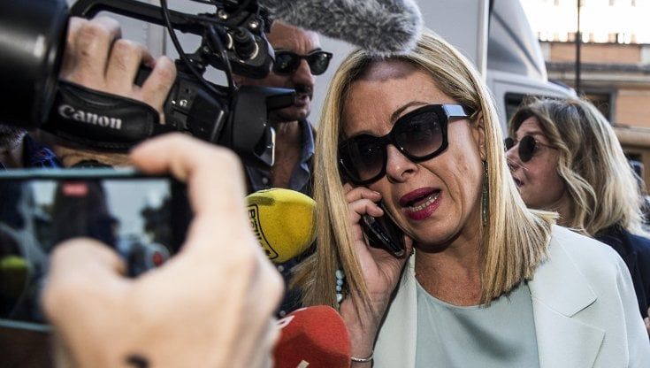 Meloni, la sponda del Quirinale e la rottura col Cavaliere. La premier in pectore: “Non tratto più”