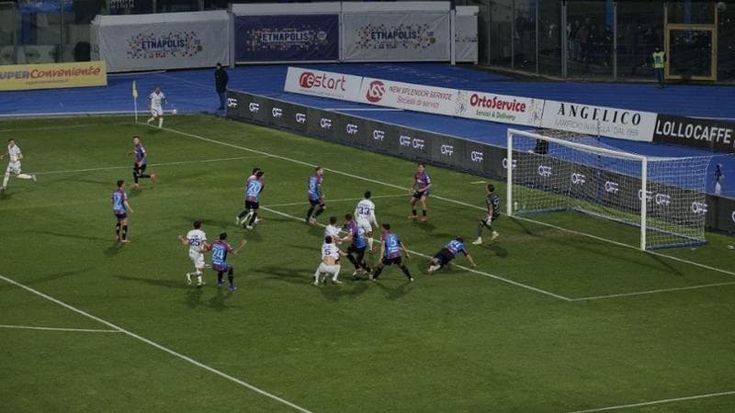 Esordio con pareggio per Viali sulla panchina del Catania. Col Casarano finisce 1-1