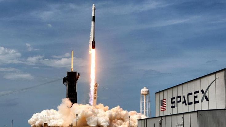 Musk unisce l’impero: razzi, satelliti e IA. Sfida da mille miliardi