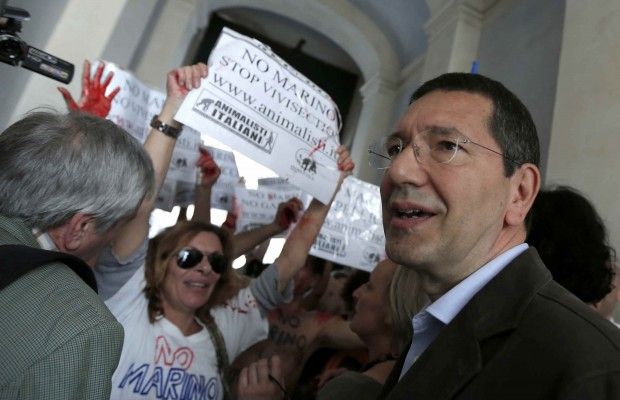 Marino contestato dagli animalisti<br />"Non una protesta, ma un'aggressione"