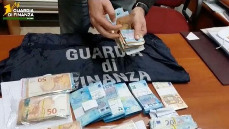 Maxi sequestro da 1,5 milioni di euro: nei guai coppia di imprenditori vicina al clan Moccia