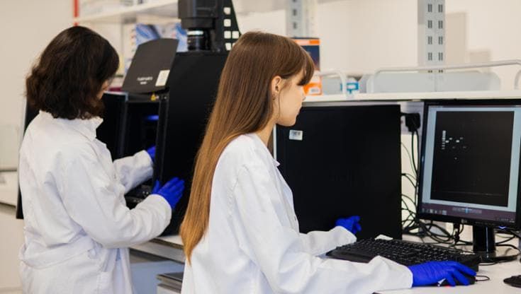 Un virus marino che infetta l’uomo (gli occhi): il timore di un salto di specie