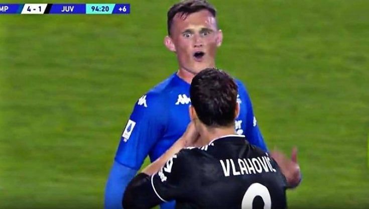 Lo sfottò di Henderson a Vlahovic: "E ti hanno pagato ottanta milioni?"