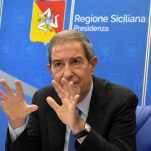 Covid, Musumeci: "Poco impegno da parte delle prefetture nei controlli"