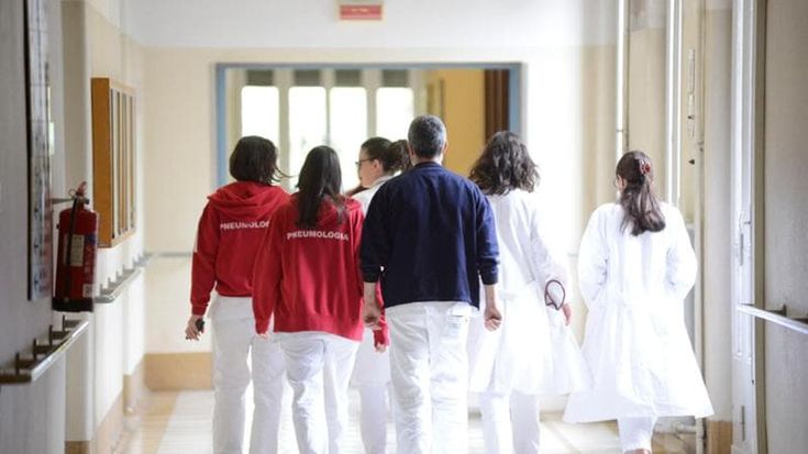 La Lombardia accoglie 382 medici laureati all’estero. Bertolaso contro l’Anac sui gettonisti