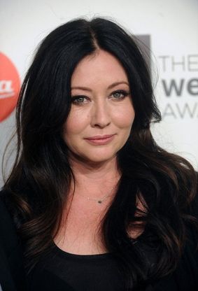 Brenda di "Beverly Hills 90210": "Ho un cancro al seno ma resto positiva"